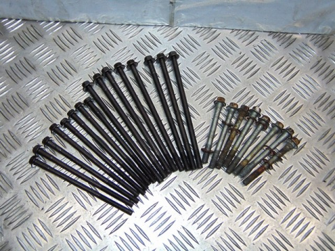 HONDA VF750 SABRE RC07 ŚRUBY GŁOWIC PRZÓD + TYŁ