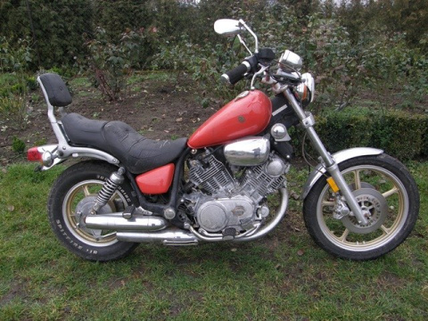 YAMAHA XV700 VIRAGO 56E WYPEŁNIENIE NADKOLA TYŁ