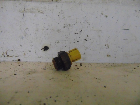 SUZUKI AN400 K2 BURGMAN CZUJNIK CHŁODNICY WODY