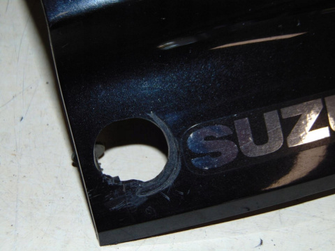 SUZUKI AN400 K1 BURGMAN OWIEWKA CENTRALNA TYŁ