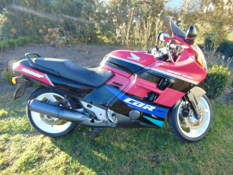 HONDA CBR1000F SC24 KOSZ AKUMULATORA + UCHWYT