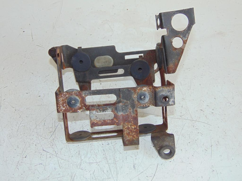 HONDA VT500 SHADOW PC08 KOSZ AKUMULATORA