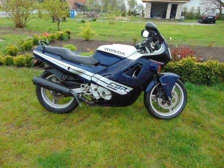 HONDA CBR600 PC19 ROZRZĄD + ŚLIZGI